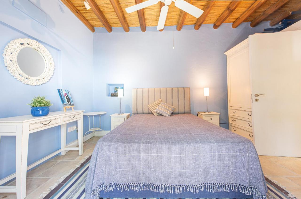 The Carob Tree Villa - Rustic Luxury Home With Access To Pool And Restaurant Lárnaka Eksteriør bilde